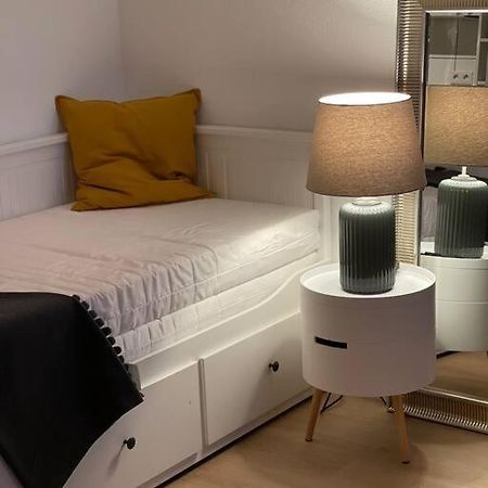 Schickes Apartment Mit Balkon In Düsseldorf Extérieur photo